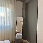 Mondrian Luxury دراس