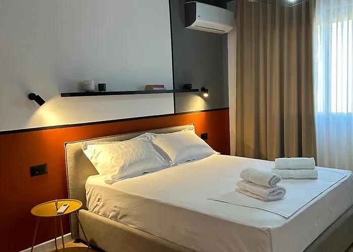 Mondrian Luxury Apartament *